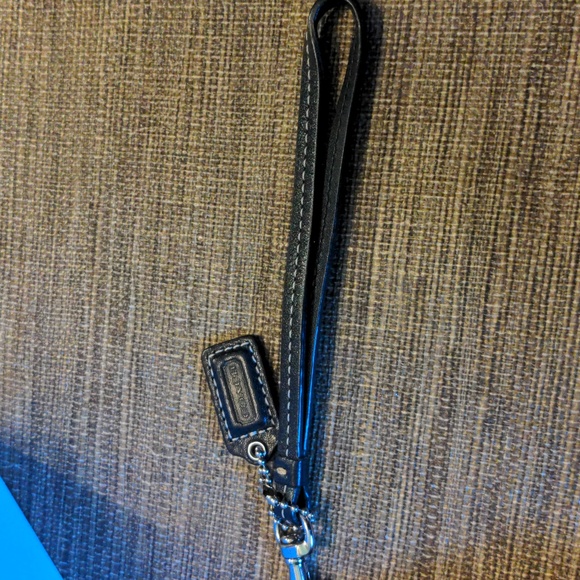 Vintage Coach Wristlet - Picture 3 of 4